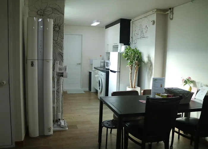 Apartment Station Rosehouse